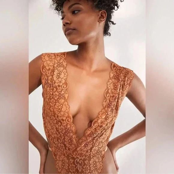 We Are HAH Free People Cut To The Chase Lace Bodysuit Brown Sugar Small NWT - Picture 3 of 5